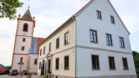 Pesnica_muzej_Alfi_Nipič