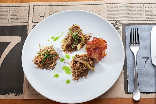 uvod_dnevni-menu_kroznik_restavracija-sedem_maribor-pohorje_slovenija_visja-sola-za-gostinstvo-in-turizem-maribor_06