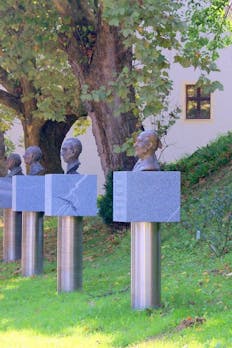 Aleja_velikih_-_SEP_2009_MilanKlemenčič