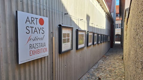 OZKA GALERIJA ART STAYS: NEVIDENO