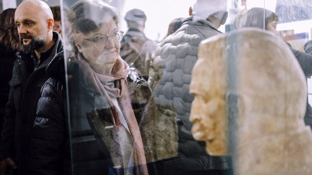 Voden ogled razstava Od vojaškega čina do pesniškega peresa