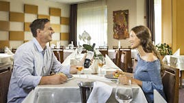 VALENTINOV BRUNCH V HOTEL PRIMUSU