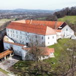 Grad Cmurek - Muzej norosti