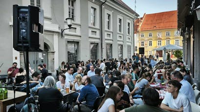 PIAF kviz na Poštni