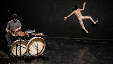 MandićCirkus (surov)