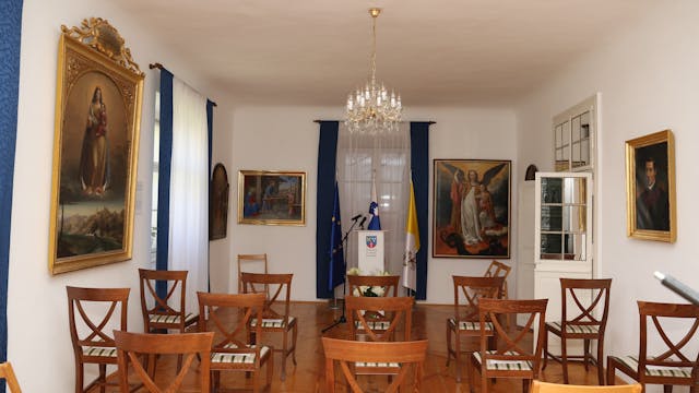 Z avtobusom v Malečnik: Župnišče in župnijska cerkev sv. Petra v Malečniku