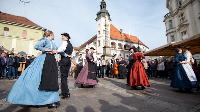 Martinovanje na Grajskem trgu