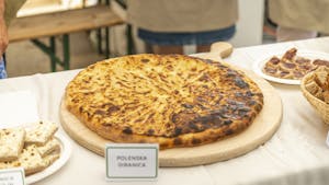 Peka in prodaja gibanic na Polenšaku