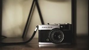 10. RAZSTAVO FOTOGRAFIJ IN STARIH DIALOGNIH FOTOAPARATOV »VINSKA TRTA OD GROZDJA DO VINA«