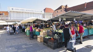 Martinova tržnica dobrot na Osrednji mariborski tržnici
