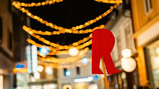 Rajzefirbčni sprehod: RAZSVETLJENI SPREHOD