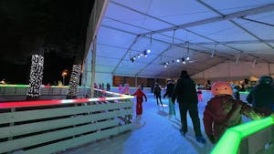 Ansambel Uspeh na grajskem dvorišču Rače