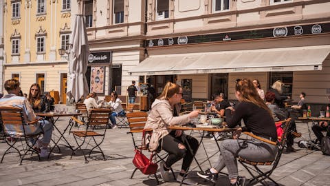 Nana, bistro & kavarna