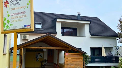 Čebelarstvo Lovrec