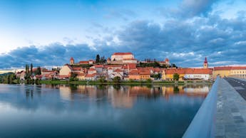 Vodenja po najstarejšem mestu s turističnim vodnikom