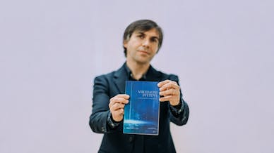 Filozofija med knjigami: Gašper Pirc - Virtualni svetovi in vrednote digitalne prihodnosti