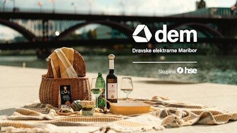 Jesenski piknik na mestni plaži s košarico dobrot Najstarejše trte