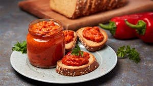 DOMAČA OZIMNICA- ajvar in paprika namaz