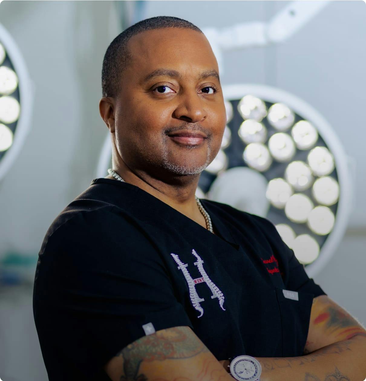 Dr. Leonel Hunt in his scrubs in the surgery room