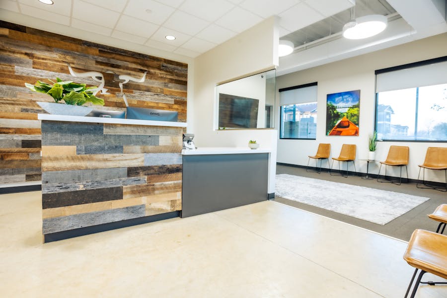 Longhorn Imaging - Onion Creek office - front desk