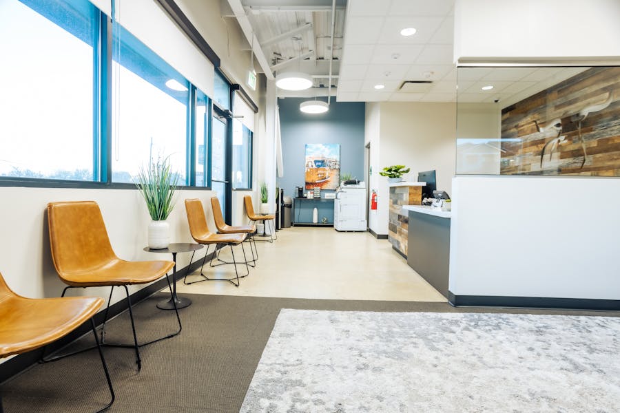 Longhorn Imaging - Onion Creek office - sitting area