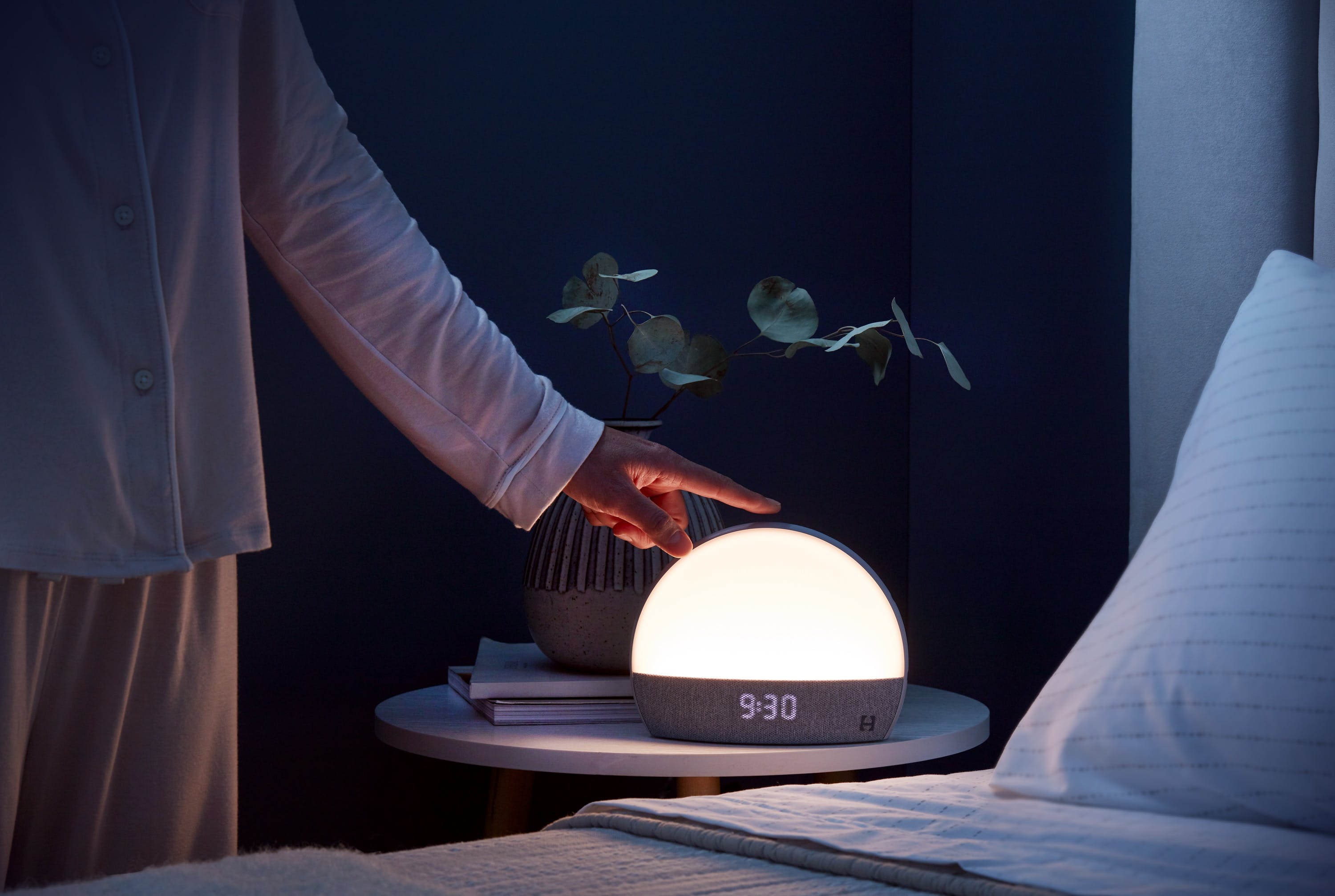 Sunrise Alarms Are a Better Way to Wake Up (The Experts Say So)