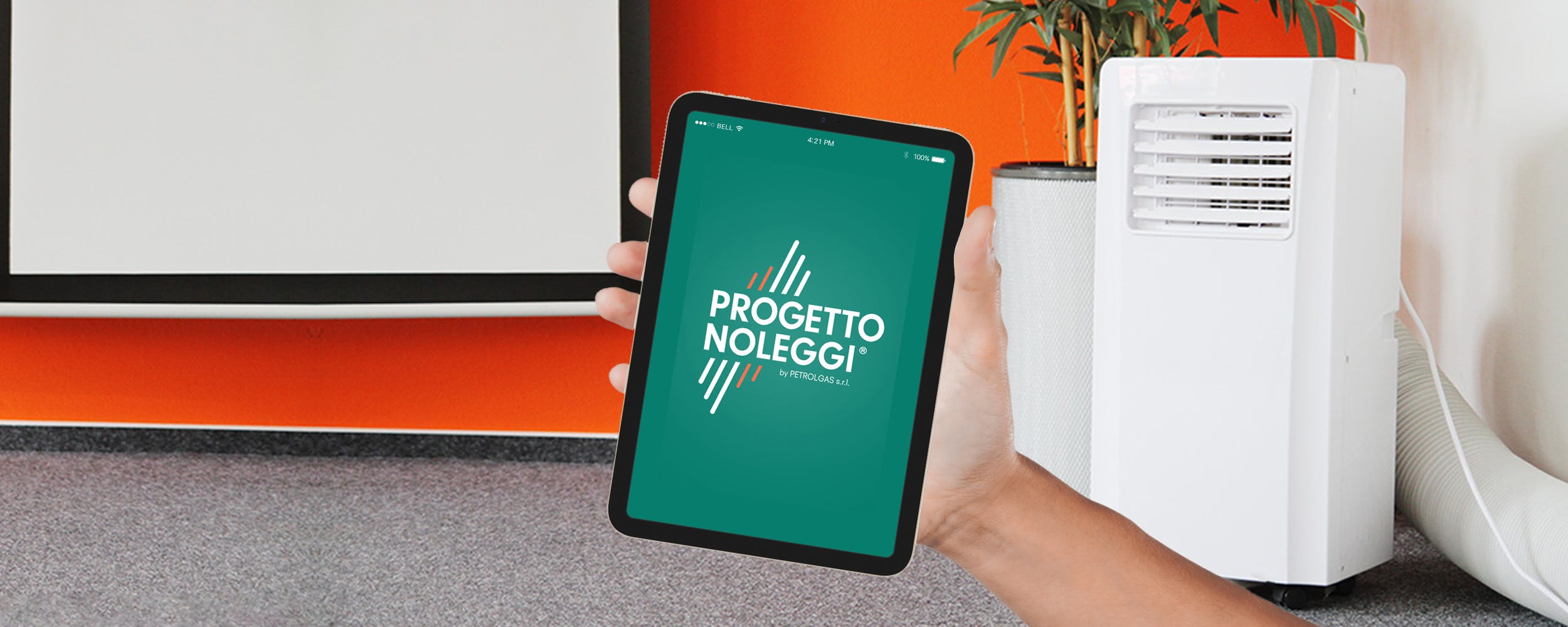 Sito Progetto Noleggi visualizzato da tablet e condizionatore in sfondo 