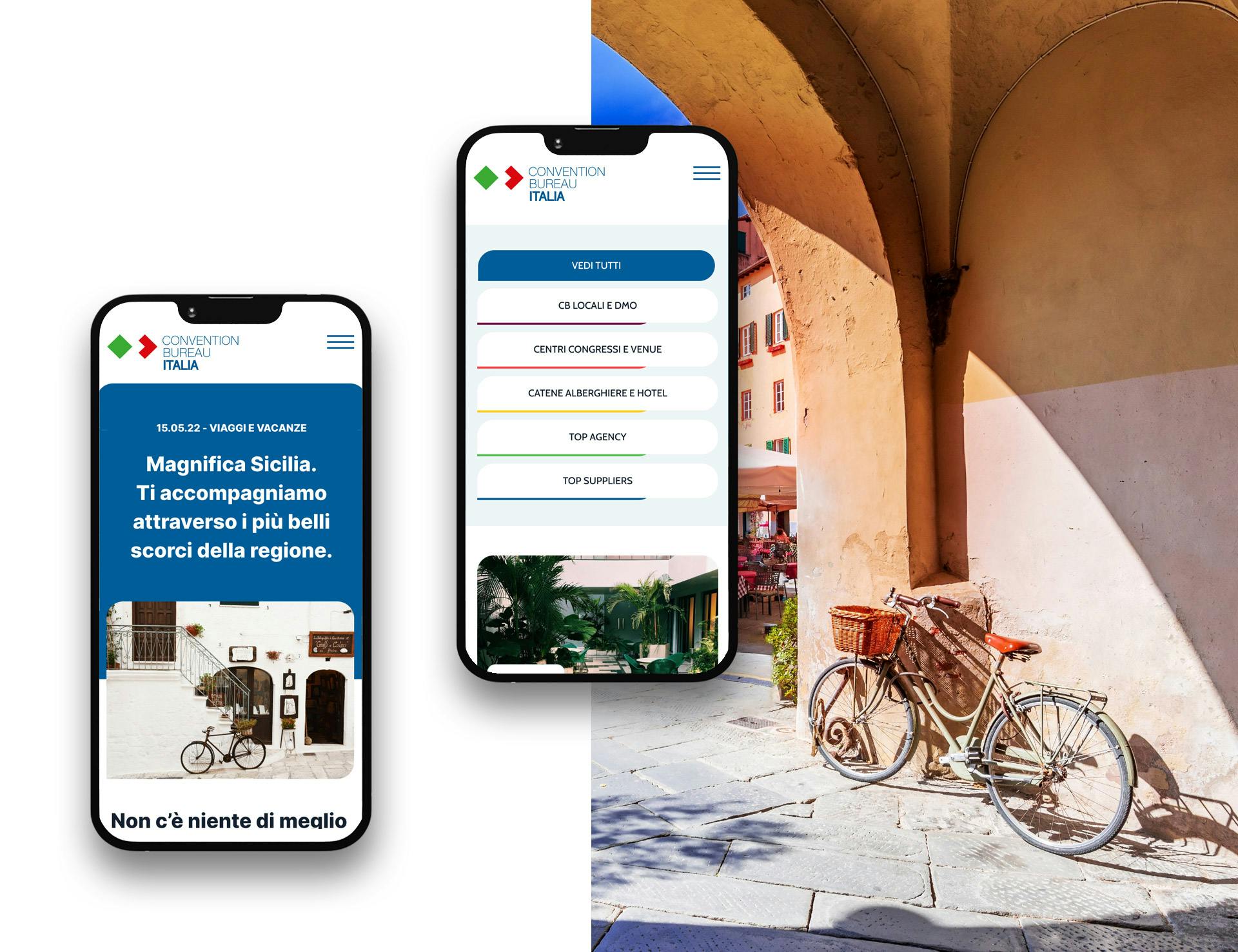 due smartphone che mostra il sito di Convention Bureau Italia da mobile e in sfondo una bici vicino ad un arco in centro città