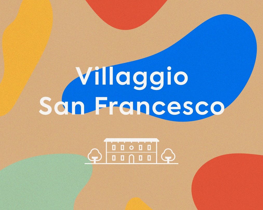 Immagine astratta con forme organiche dai colori brillanti, tra cui blu, rosso, verde e giallo, su uno sfondo beige, con la scritta "Villaggio San Francesco" al centro.