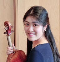 Solistkoncert - Aoi Tomioka, violin: Reflection: Music from 1915-1920 Plakat for Solistkoncert - Aoi Tomioka, violin: Reflection: Music from 1915-1920