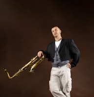 Debutkoncert - Mark Hurrell, saxofon Plakat for Debutkoncert - Mark Hurrell, saxofon