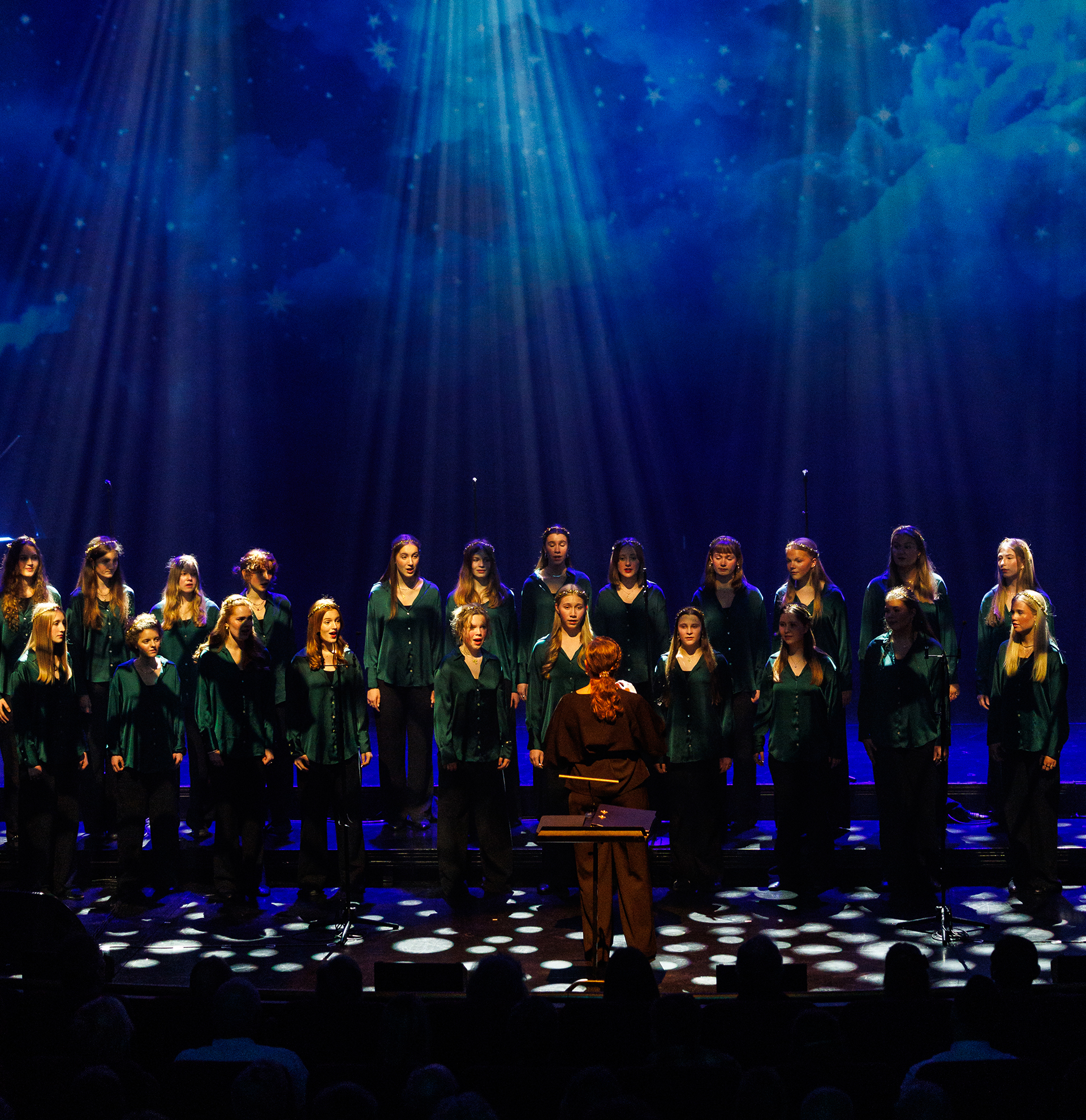 Plakat for Julekoncert med Maestra, Sora og Aarhus Pigekor