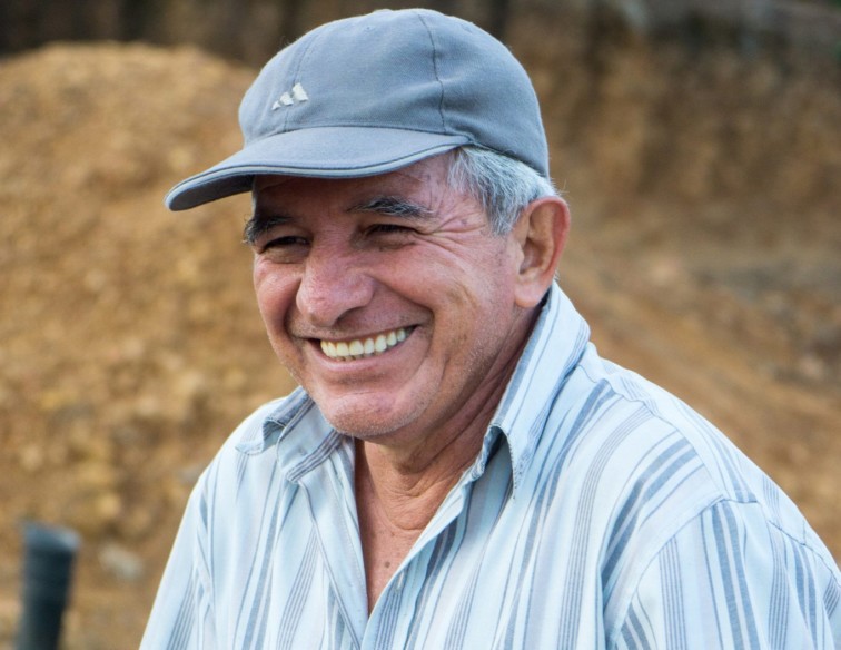 Don Carlos is the field production manager at Finca Buena Vista.