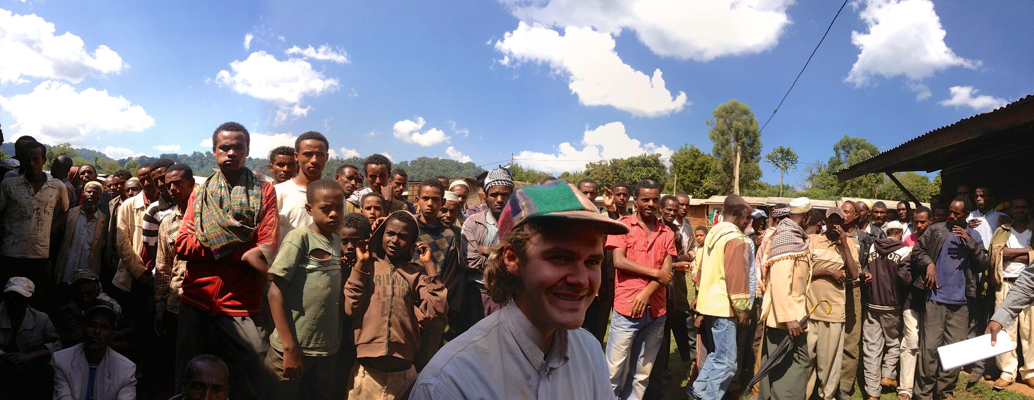 Pre-harvest briefing at the Yukro coop office