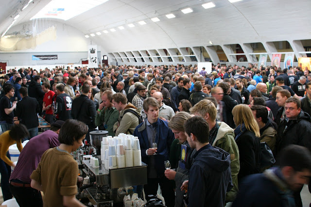 Crowds at Copenhagen running club Sparta’s indoors running track, at Fælledparken.