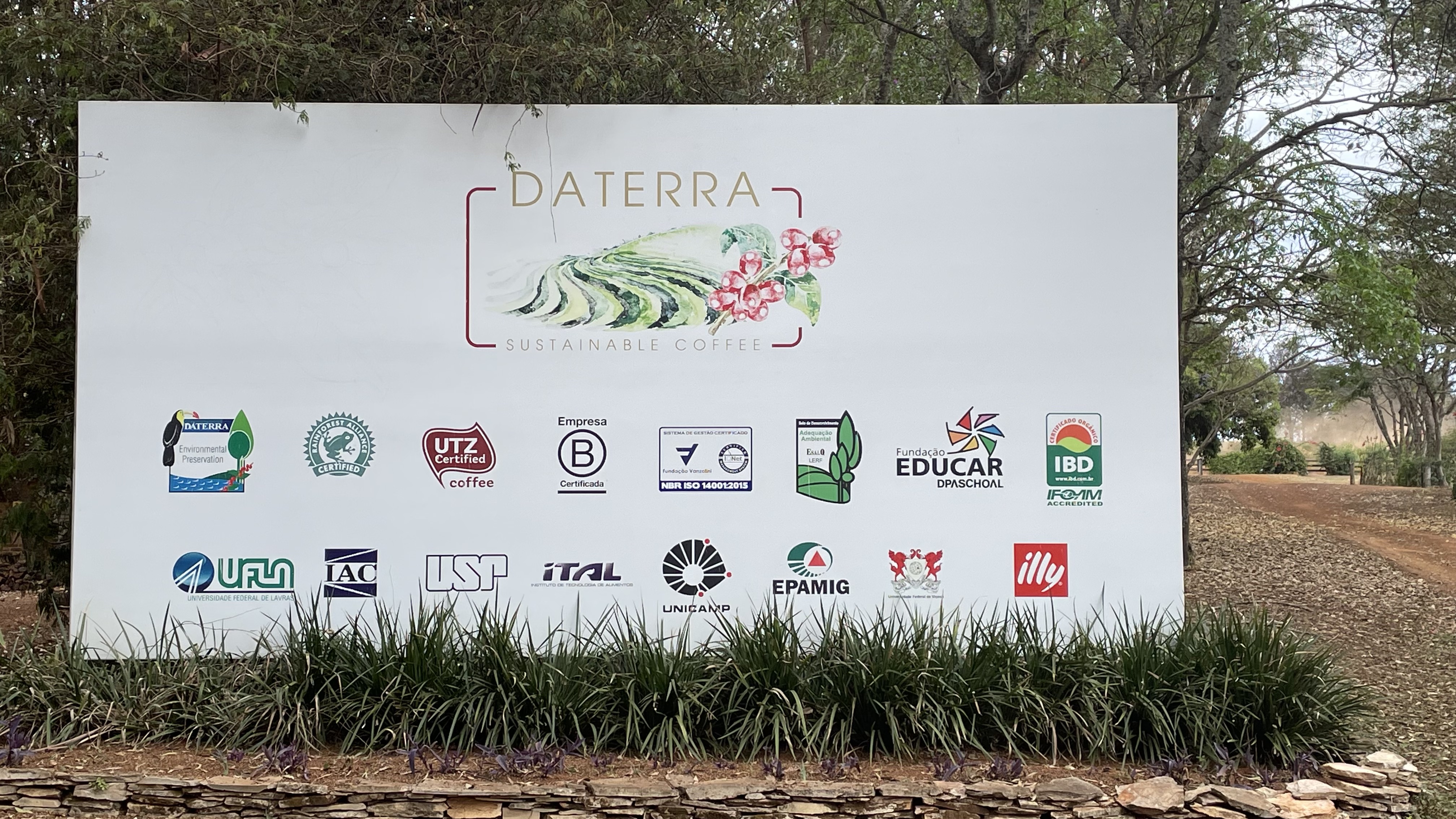The entrance by Daterra