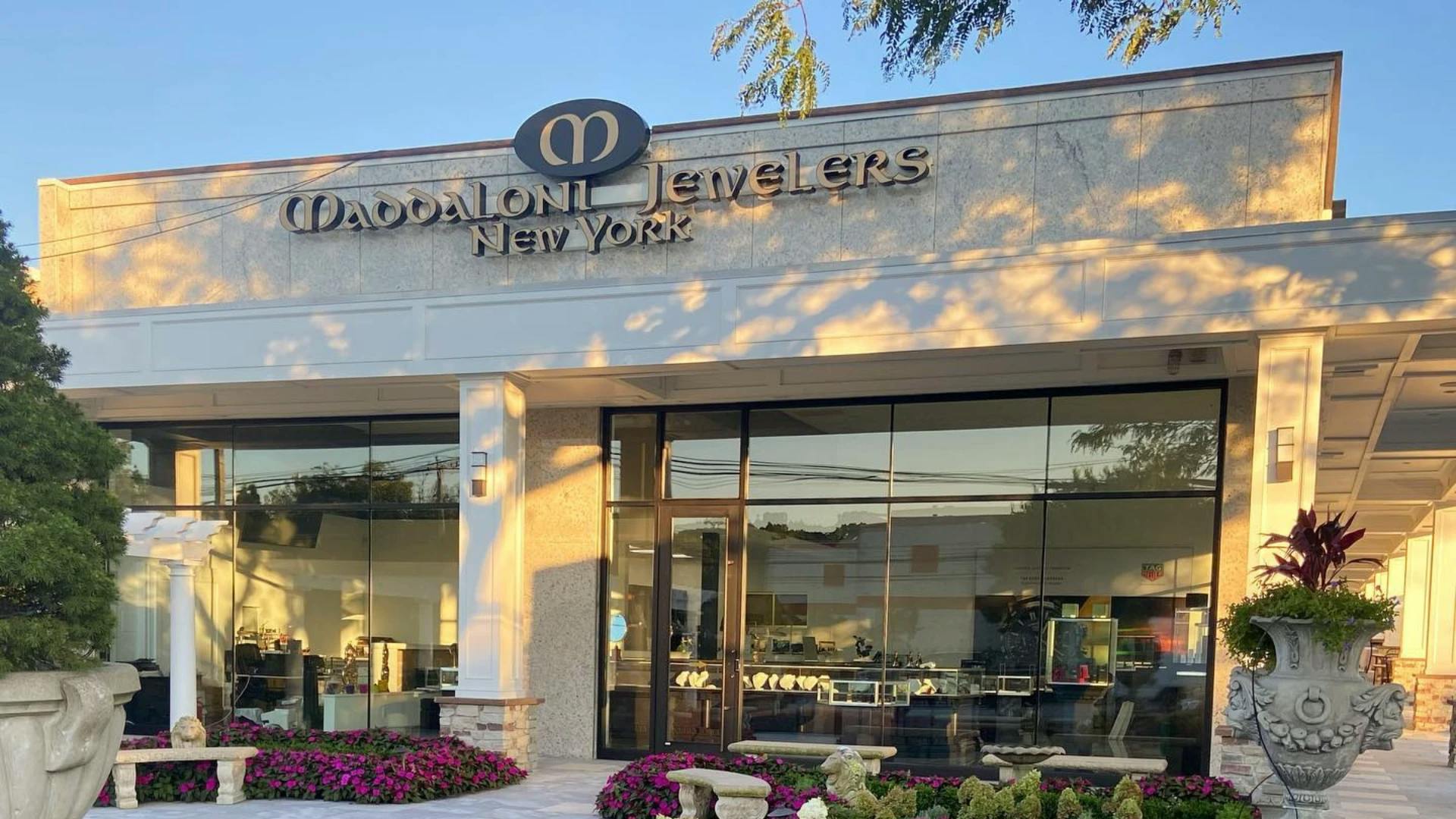 Storefront Of The USA - Maddaloni Jewelers Store