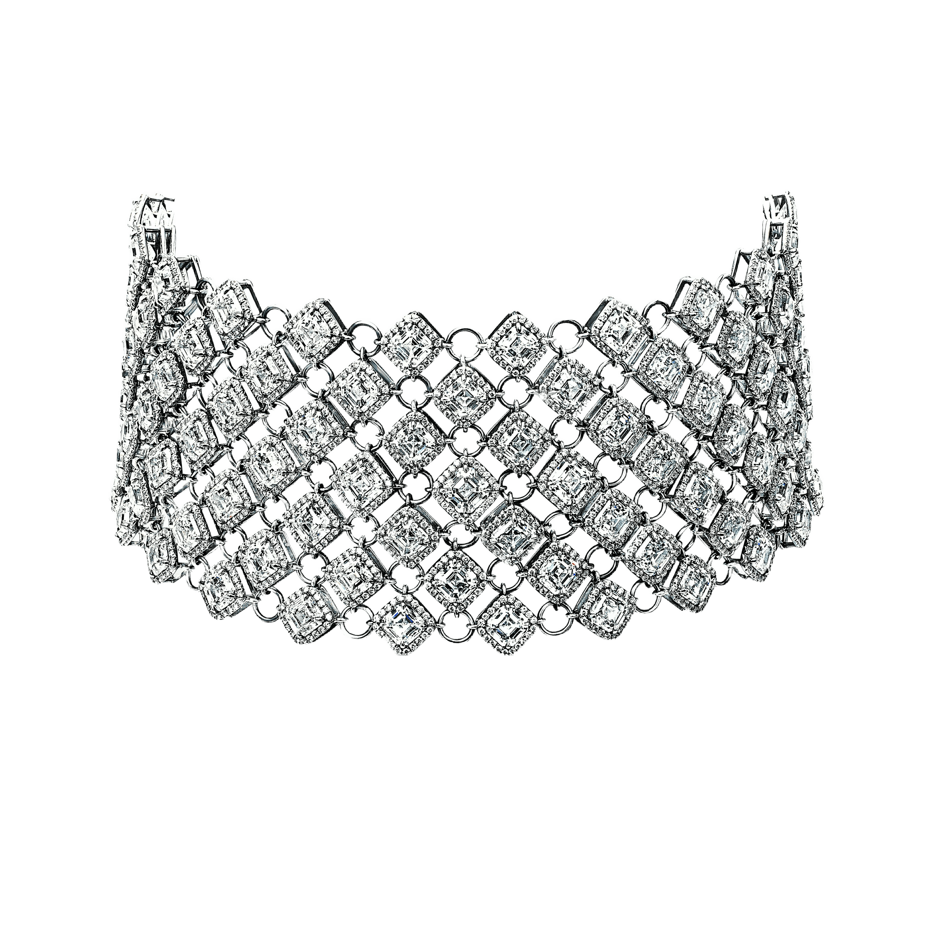 the infinia white diamond necklace.