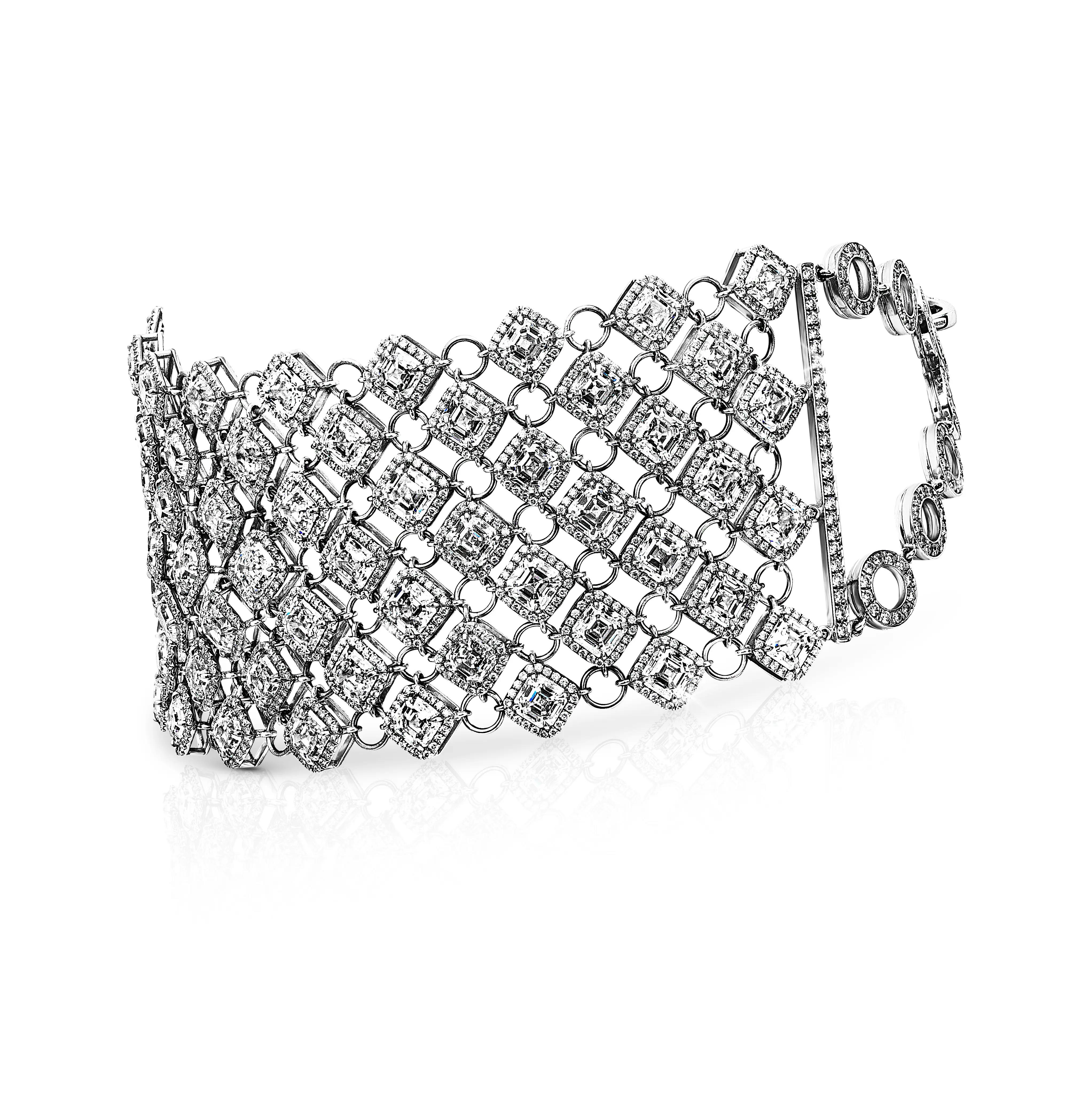 another image of the infinia white diamond necklace.