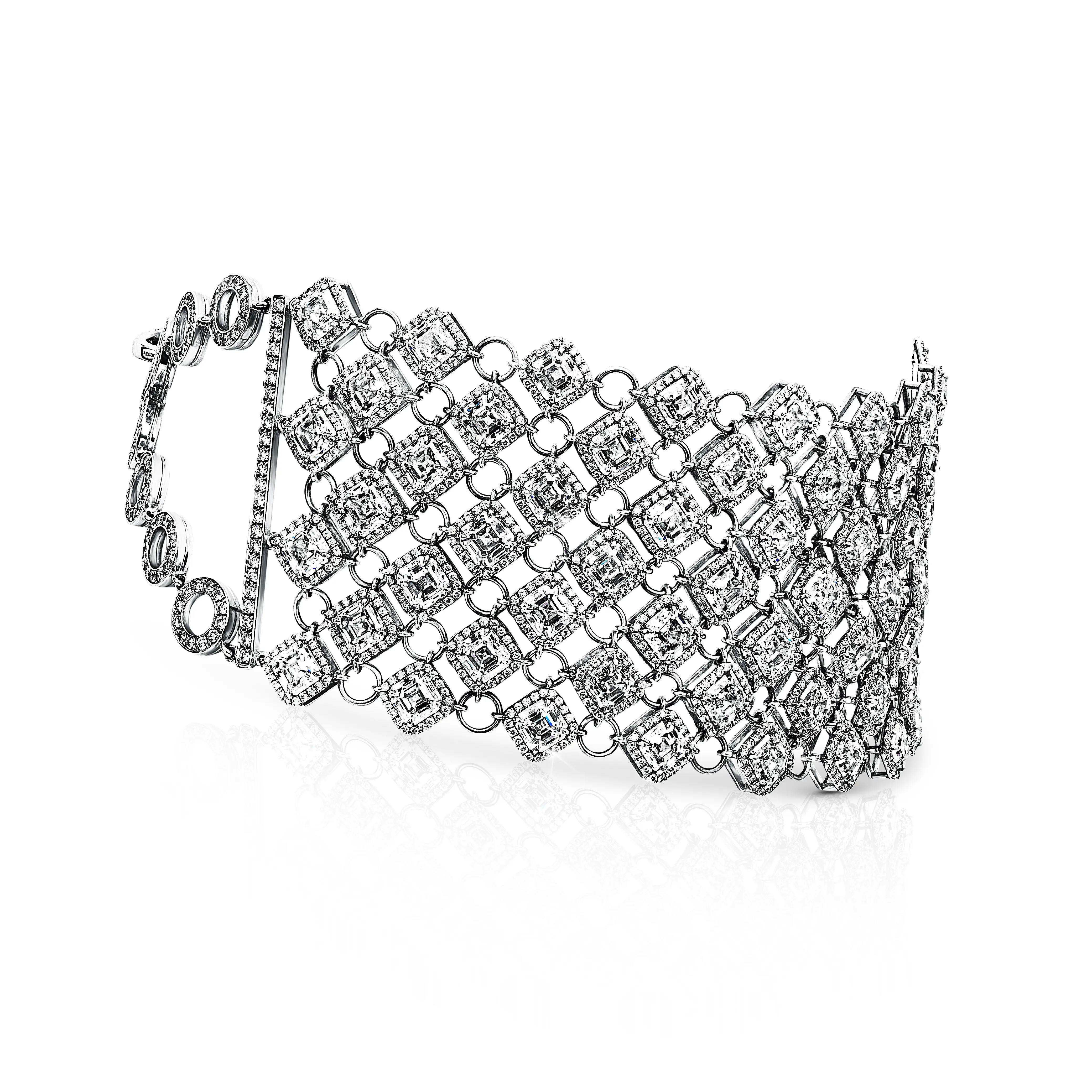 another image of the infinia white diamond necklace.