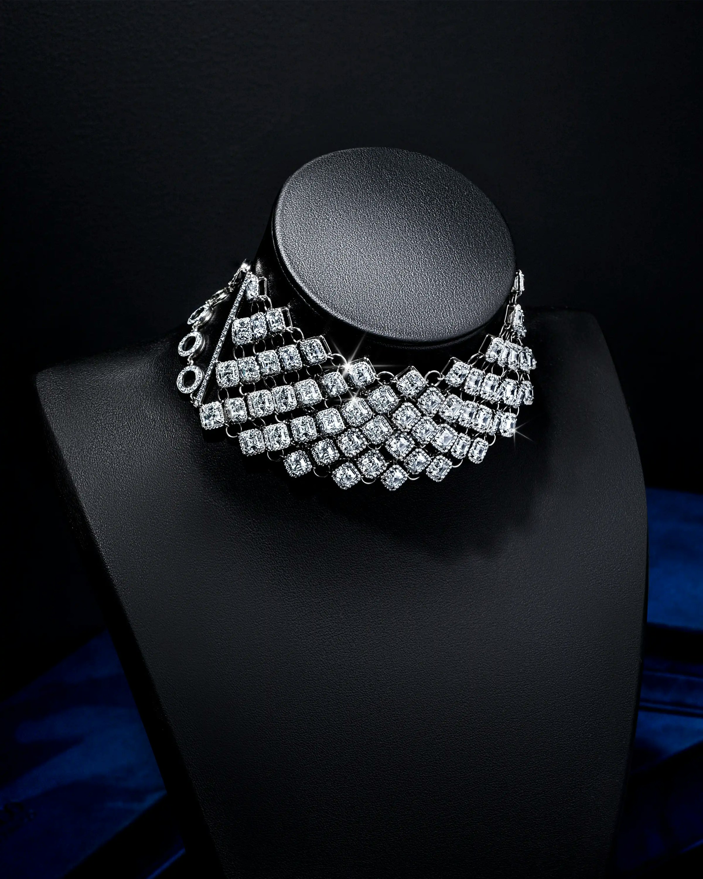 the infinia white diamond necklace, worn on a mannequin.