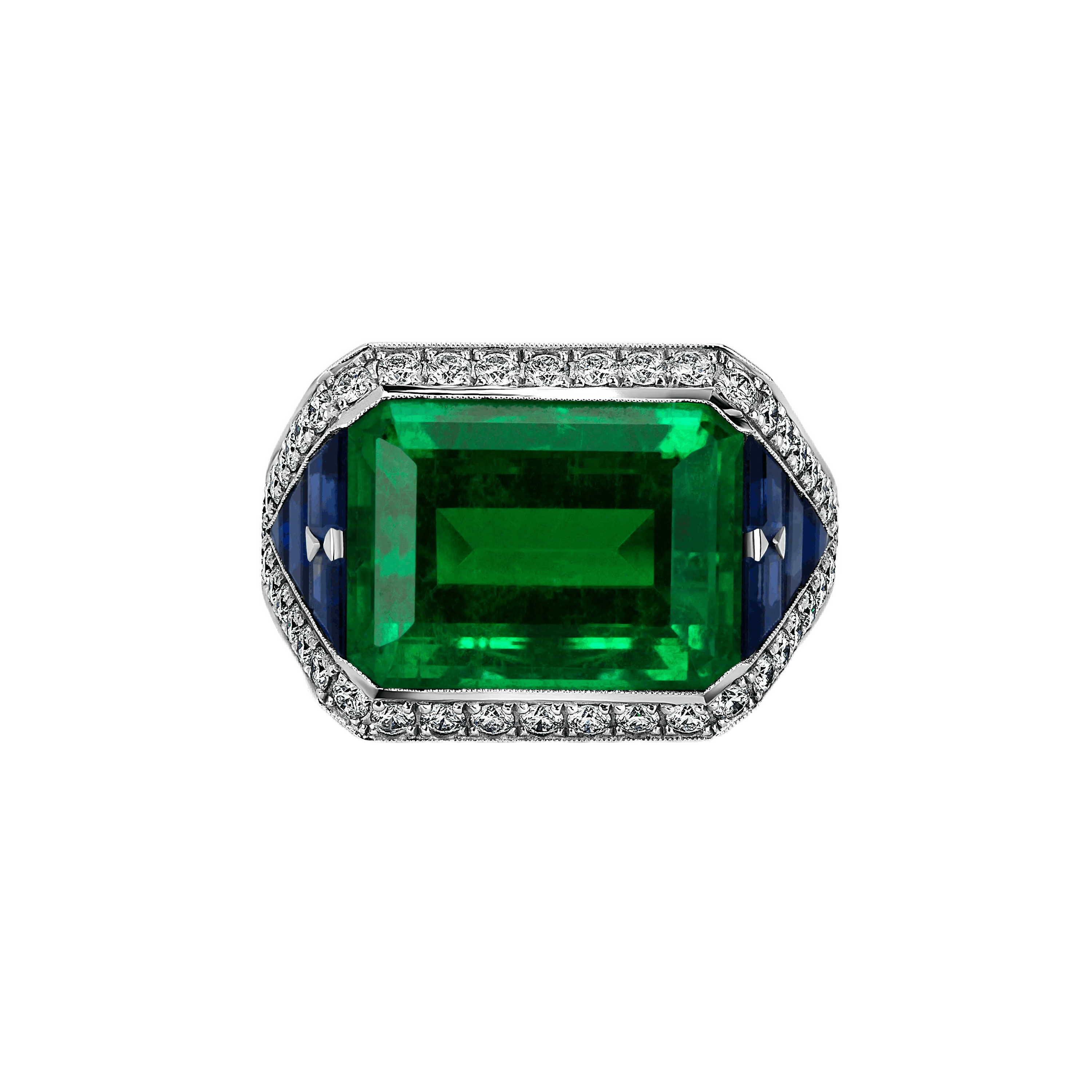 top view of the eye of the emerald ring.