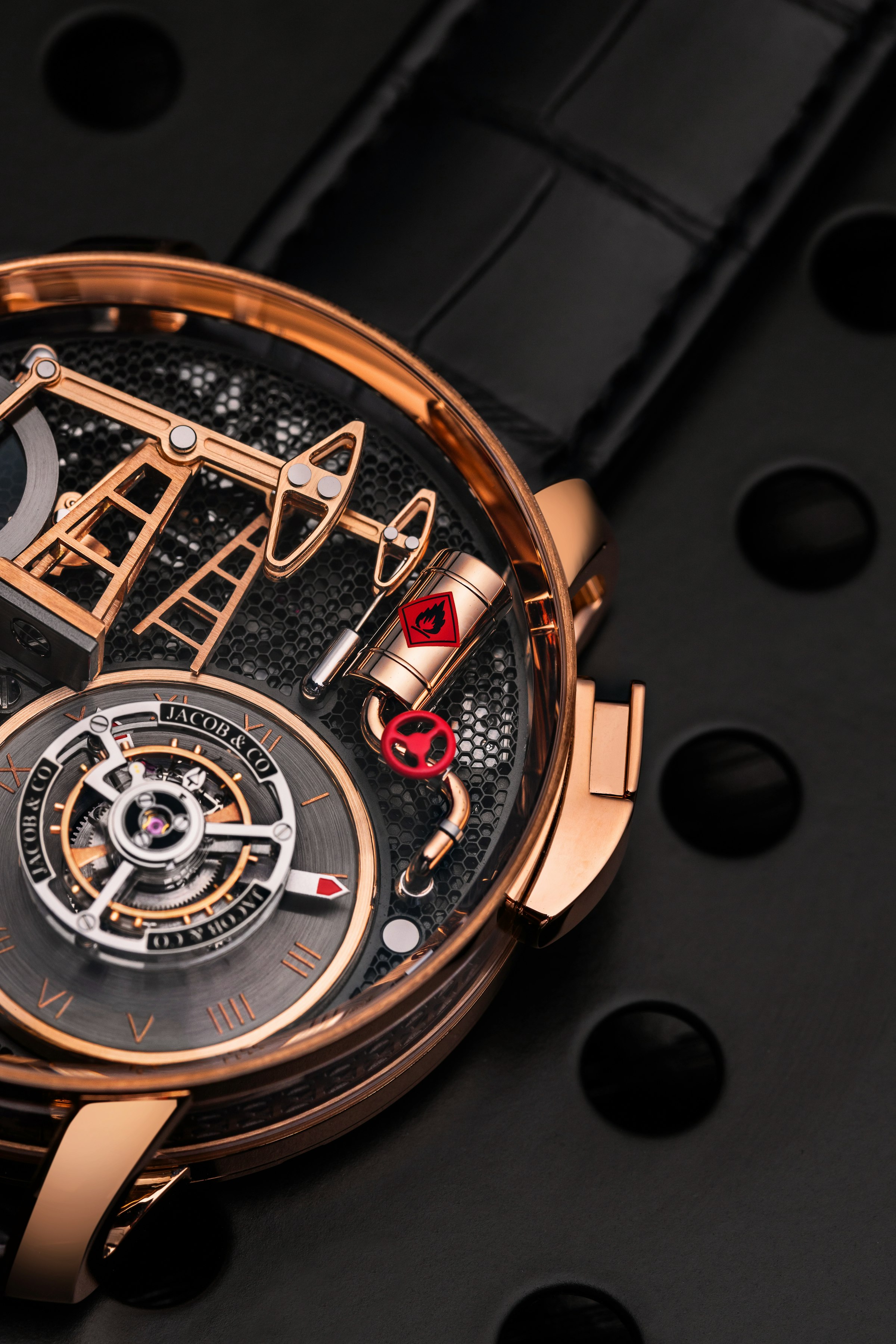 An image showing the details of the Oil Pump 44mm watch dial