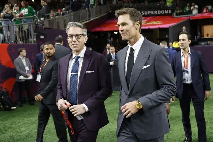 tom brady walking in the superbowl