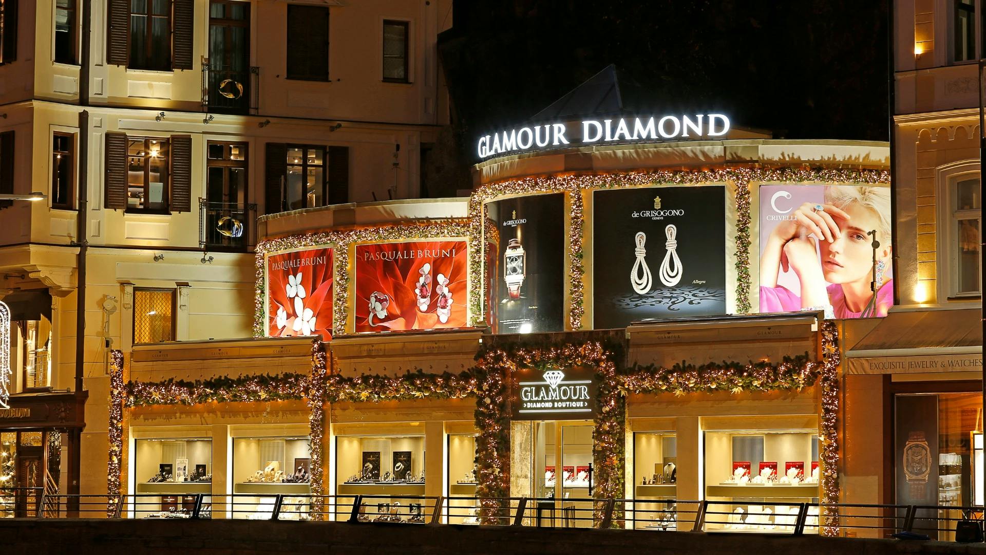 Storefront Of The Glamour Diamond