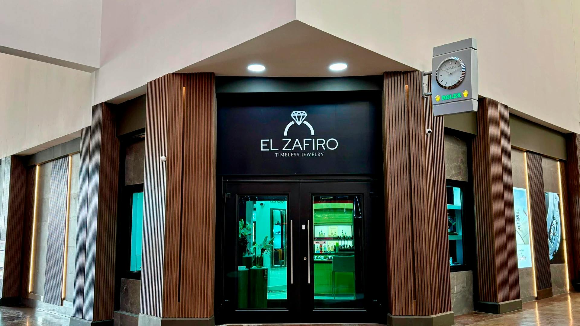 Storefront Of The El Zafiro - Tamaulipas boutique
