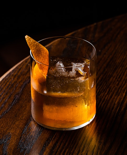Recreating the Cocktail Bar Experience at Home