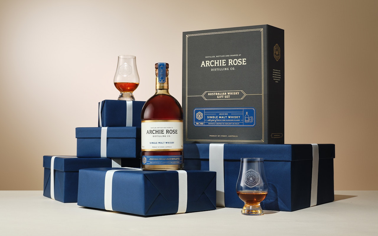 Single Malt Whisky & 2 Glencairn Glasses Gift Pack