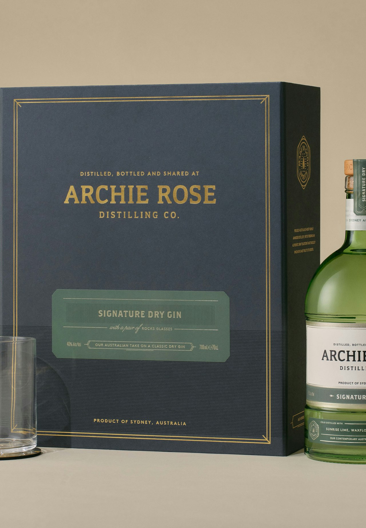 Signature Dry Gin & 2 Rocks Glasses Gift Pack