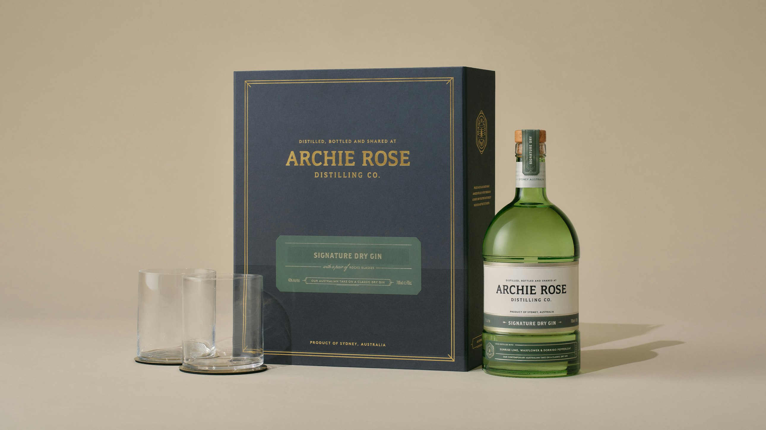Signature Dry Gin & 2 Rocks Glasses Gift Pack